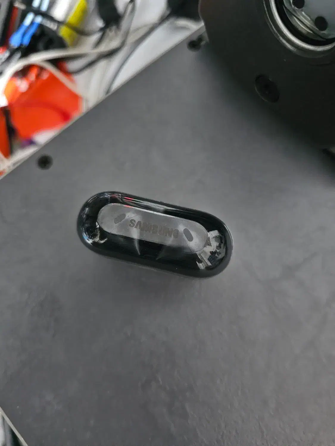 ۱عدد بادز3pro به همراه کیس هایلوgt7 قیمت توافقی|لوازم جانبی موبایل و تبلت|تهران, هفت چنار|دیوار