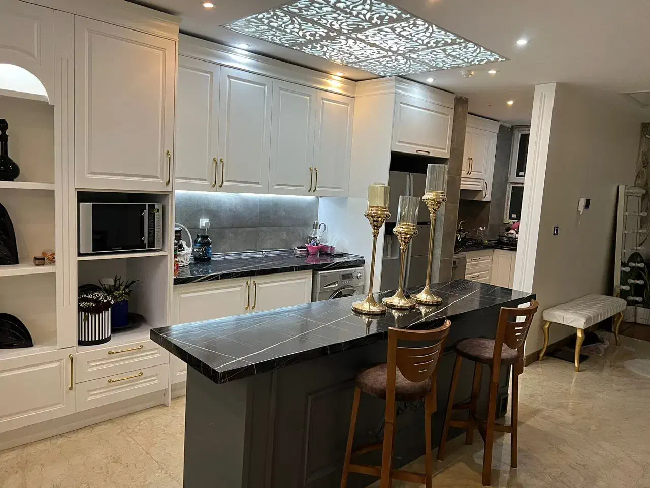 ۳۷۰متر/کاخ سفید/گلستان های اعیانی/تهاتر۵۰٪|فروش آپارتمان|کرج, عظیمیه|دیوار