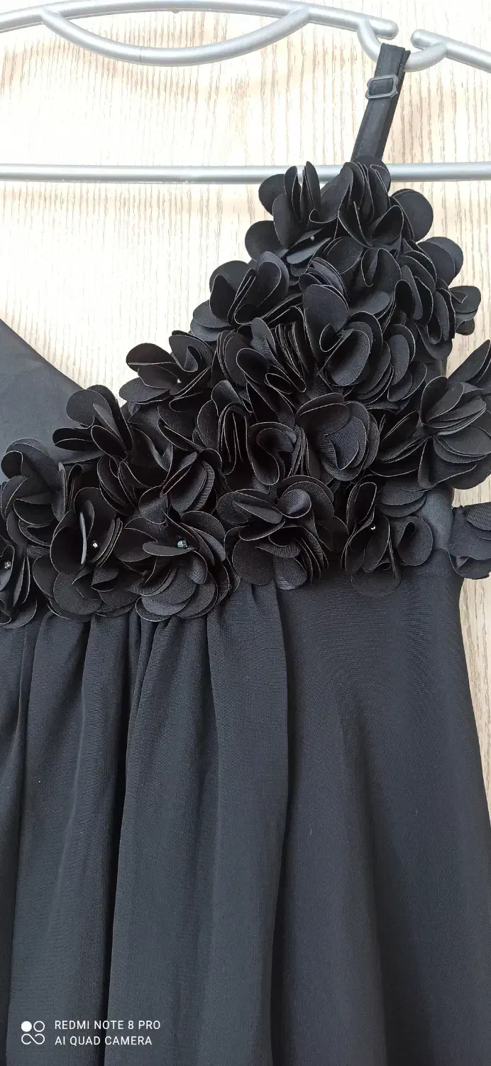 لباس مجلسی|لباس|میانه, |دیوار