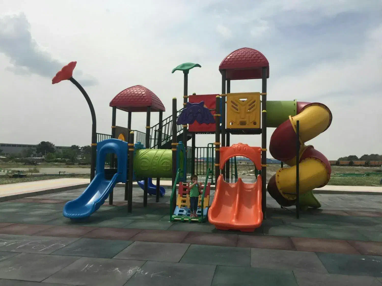 خدمات باغبانی تخصصی، باغچه و گلدان تضمینی|خدمات باغبانی و درختکاری|اهواز, کوی شاهد|دیوار