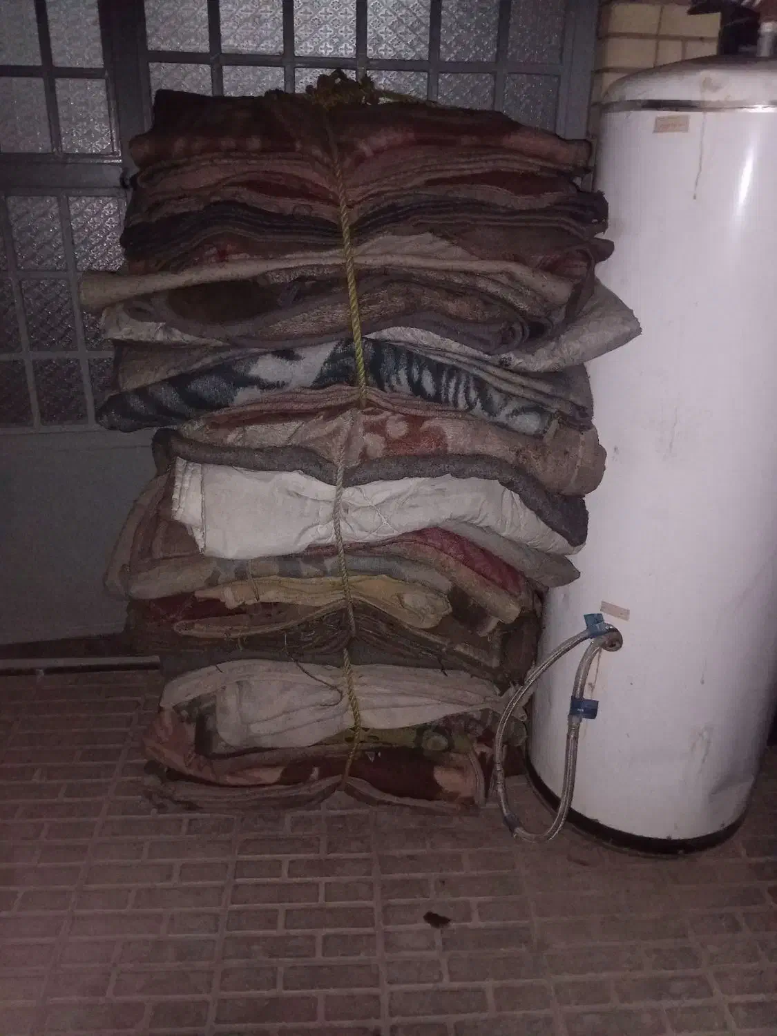 ۴۰ عدد پتو دست دوم فروشی مناسب برا محیط کار|رختخواب، بالش، پتو|سیرجان, |دیوار