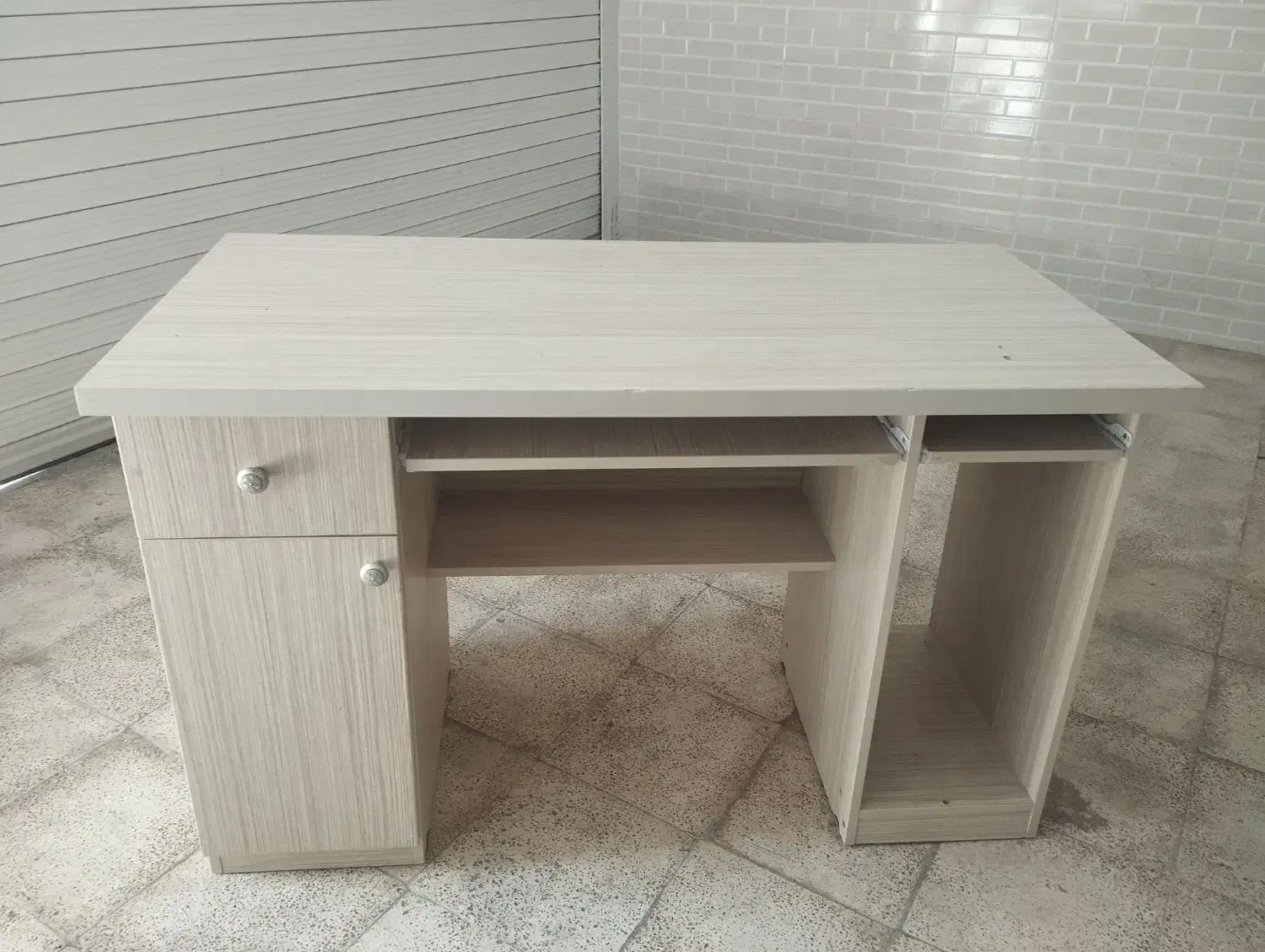 تخت یک نفره ومیز کامپیوتر برند الما|میز تحریر و کامپیوتر|بجنورد, |دیوار