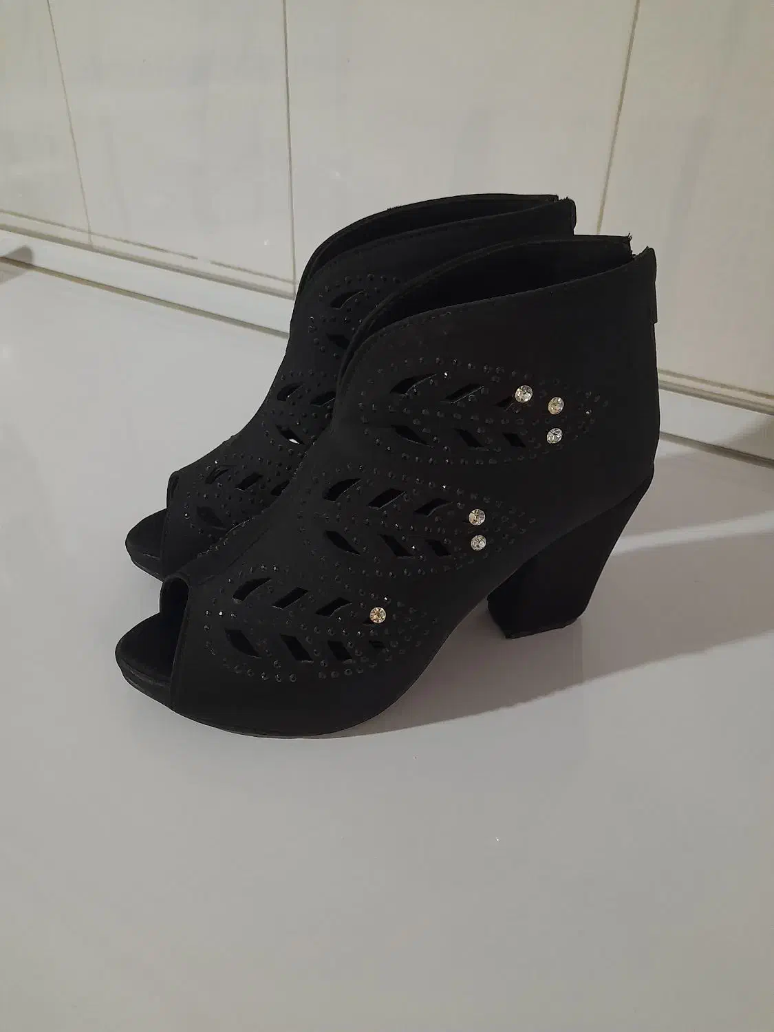 کفش مجلسی|کیف، کفش، کمربند|اردبیل, |دیوار