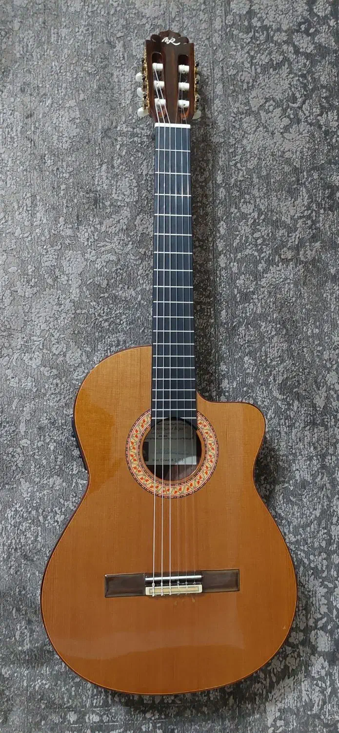 گیتار کلاسیک دست ساز Manuel Rodriguez اصل اسپانیا|گیتار، بیس، امپلیفایر|تهران, سهروردی|دیوار