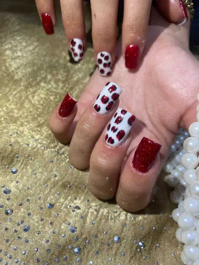 کاشت ناخن و اکستنشن مژه|خدمات آرایشگری و زیبایی|زنجان, |دیوار