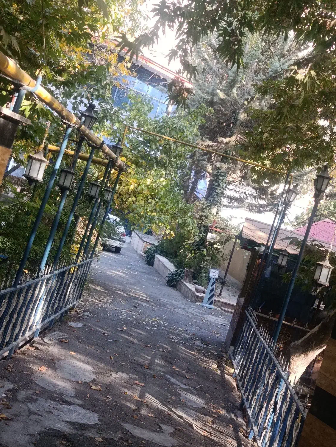 کارگر ساده جهت باغ رستوران و سفره خانه سنتی|استخدام خدمات فروشگاه و رستوران|کوهسار (البرز), |دیوار