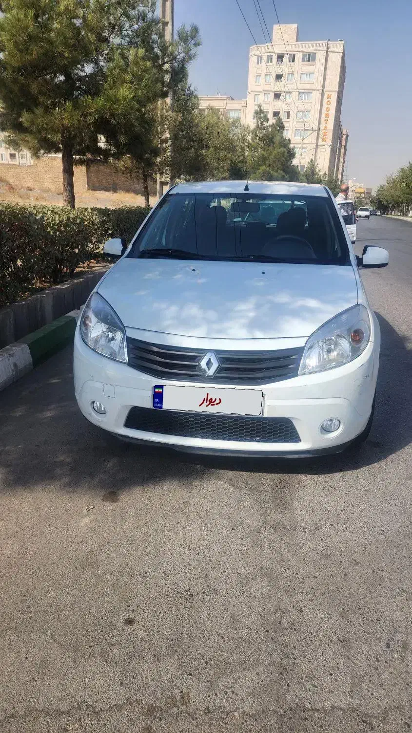 ساندرو مدل ۹۵ اتومات فاقد رنگ شدگی|خودرو سواری و وانت|مشهد, دانشجو|دیوار