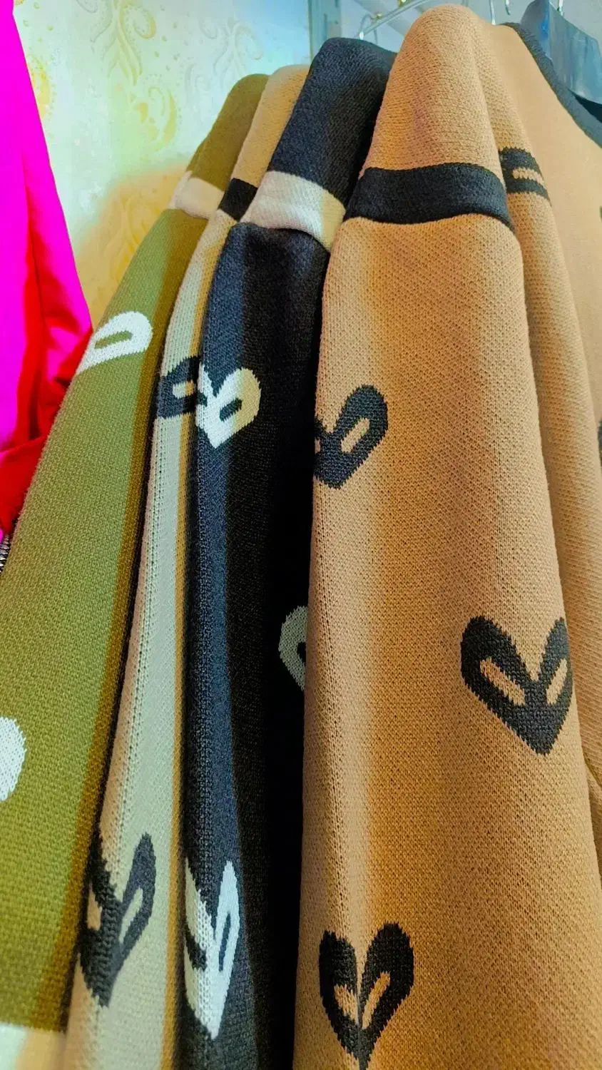 حراج انواع شلوار جین و پارچه ای شومیز و بافت|لباس|بروجرد, |دیوار