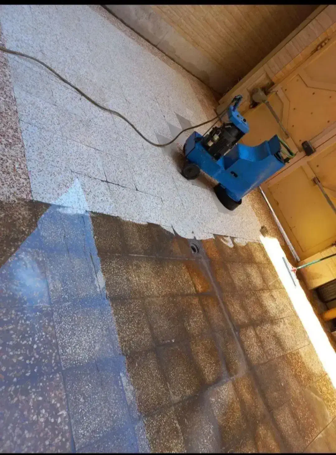 کفسابی  سنگ موزایک بتون زیرکفپوش جرم گیری انواع س|خدمات نظافت|اصفهان, بهارستان|دیوار