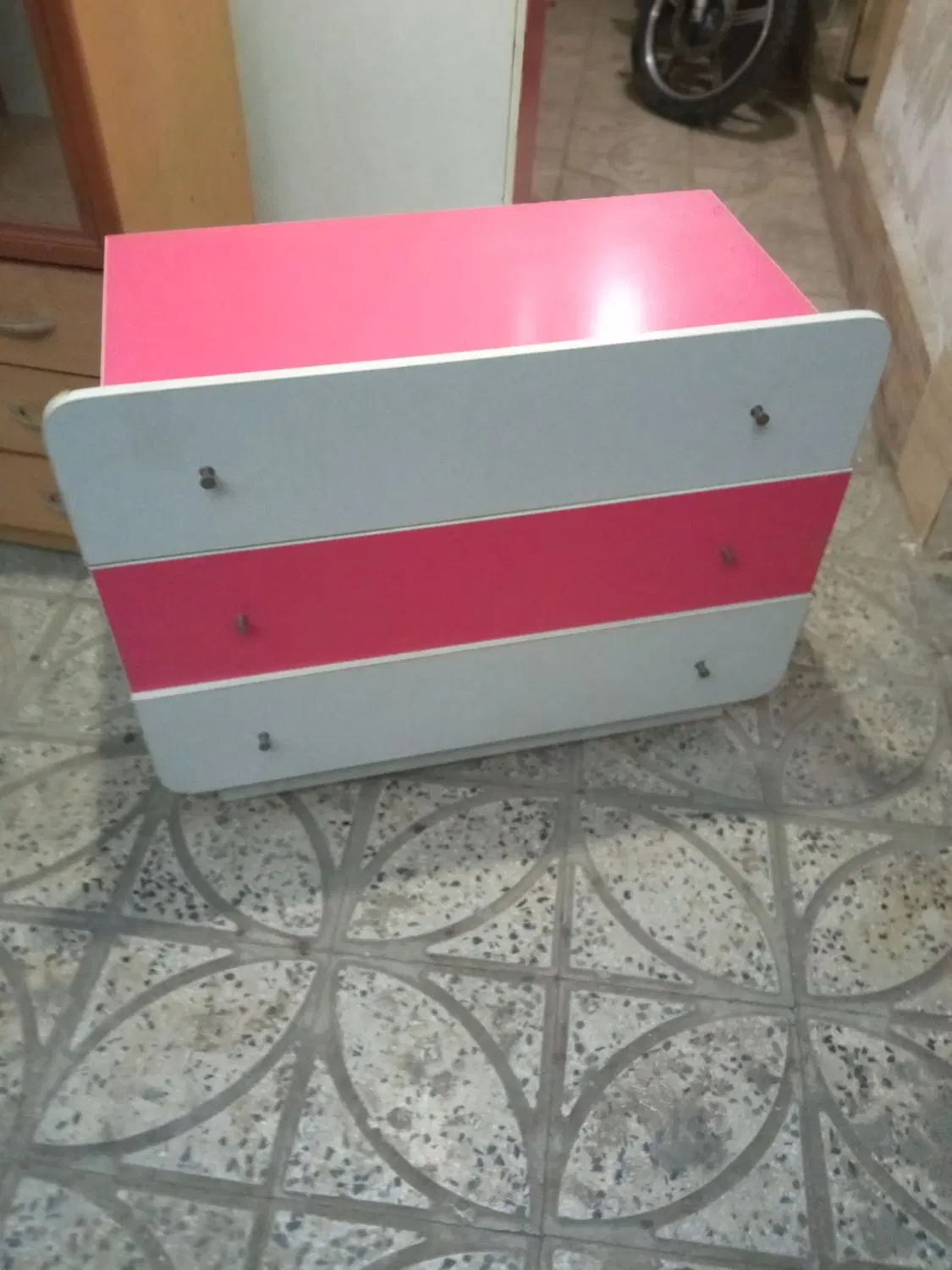 کمدبچه|اسباب و اثاث بچه|سنندج, |دیوار