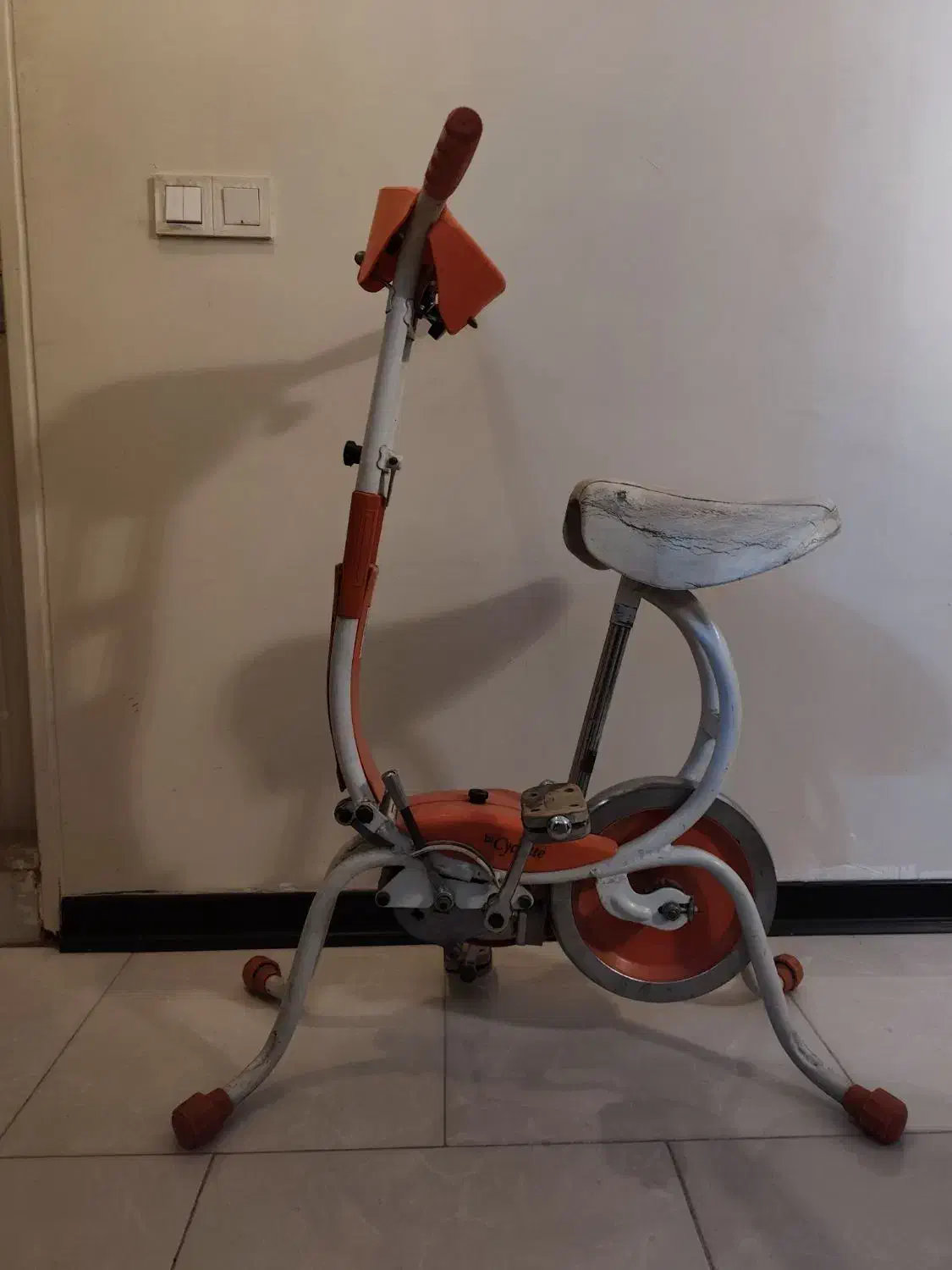 دوچرخه ثابت انتیک|کلکسیون اشیاء عتیقه|پردیس, فاز ۵|دیوار