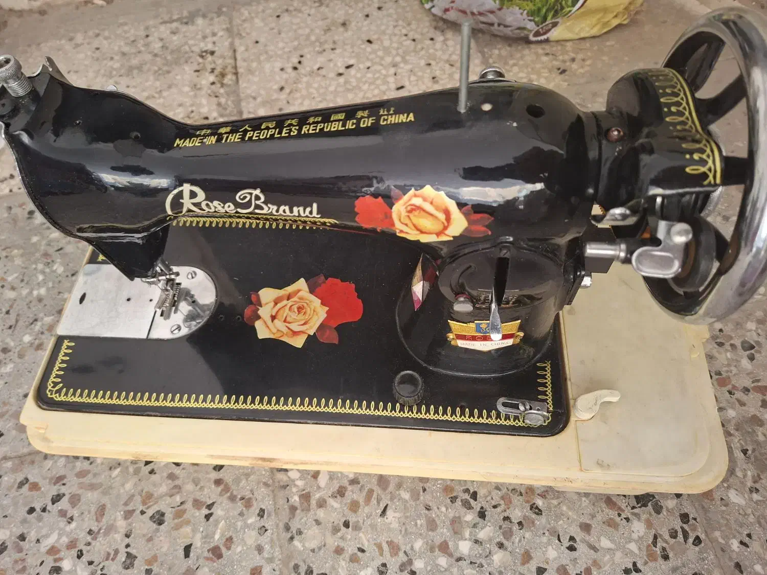 چرخ خیاطی دو گل|چرخ خیاطی و ریسندگی|بجنورد, |دیوار