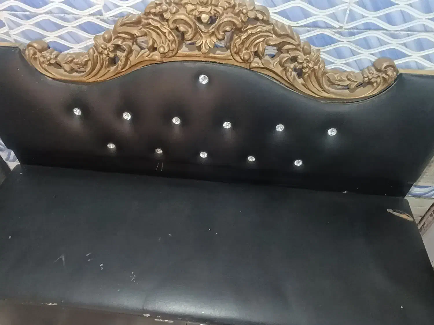 فروش دکور مغازه به همراه یک کیسه زباله موی مصنوعی|آرایشگاه و سالنهای زیبایی|زاهدان, |دیوار