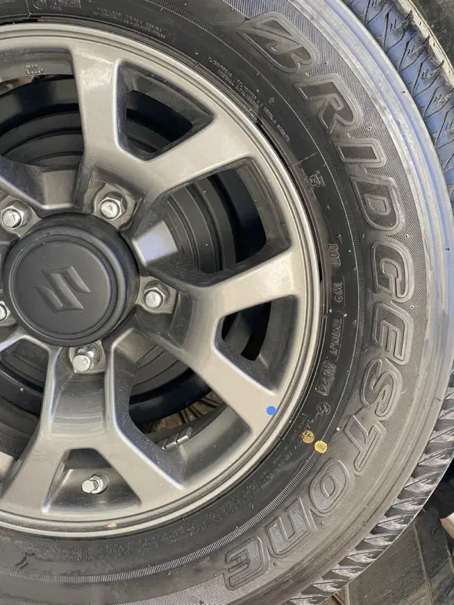 لاستیک سایز 15و 18 پیکاپ هایس ون جیمنی آفرود|قطعات یدکی و لوازم جانبی|مشهد, امام رضا (ع)|دیوار