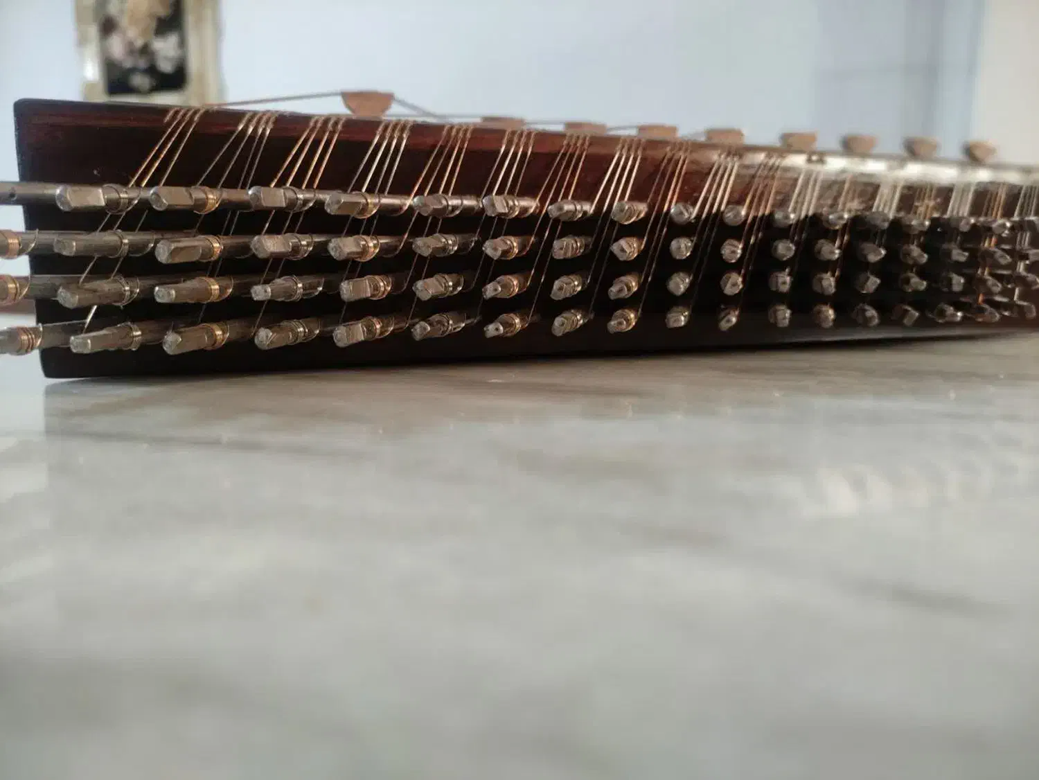 سنتور درحد نو|سازهای سنتی|رباط‌کریم, رباط‌کریم|دیوار