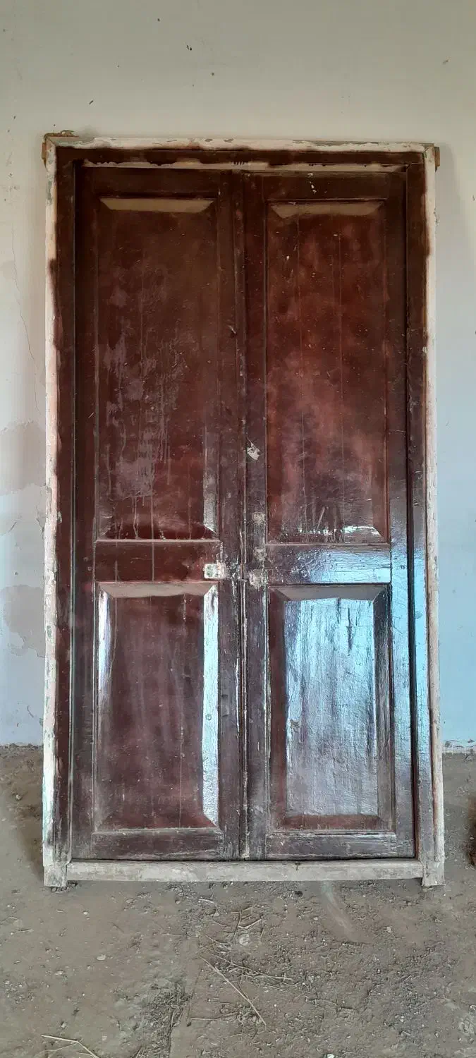 قدیمی|کلکسیون اشیاء عتیقه|نیشابور, دربقاضی|دیوار