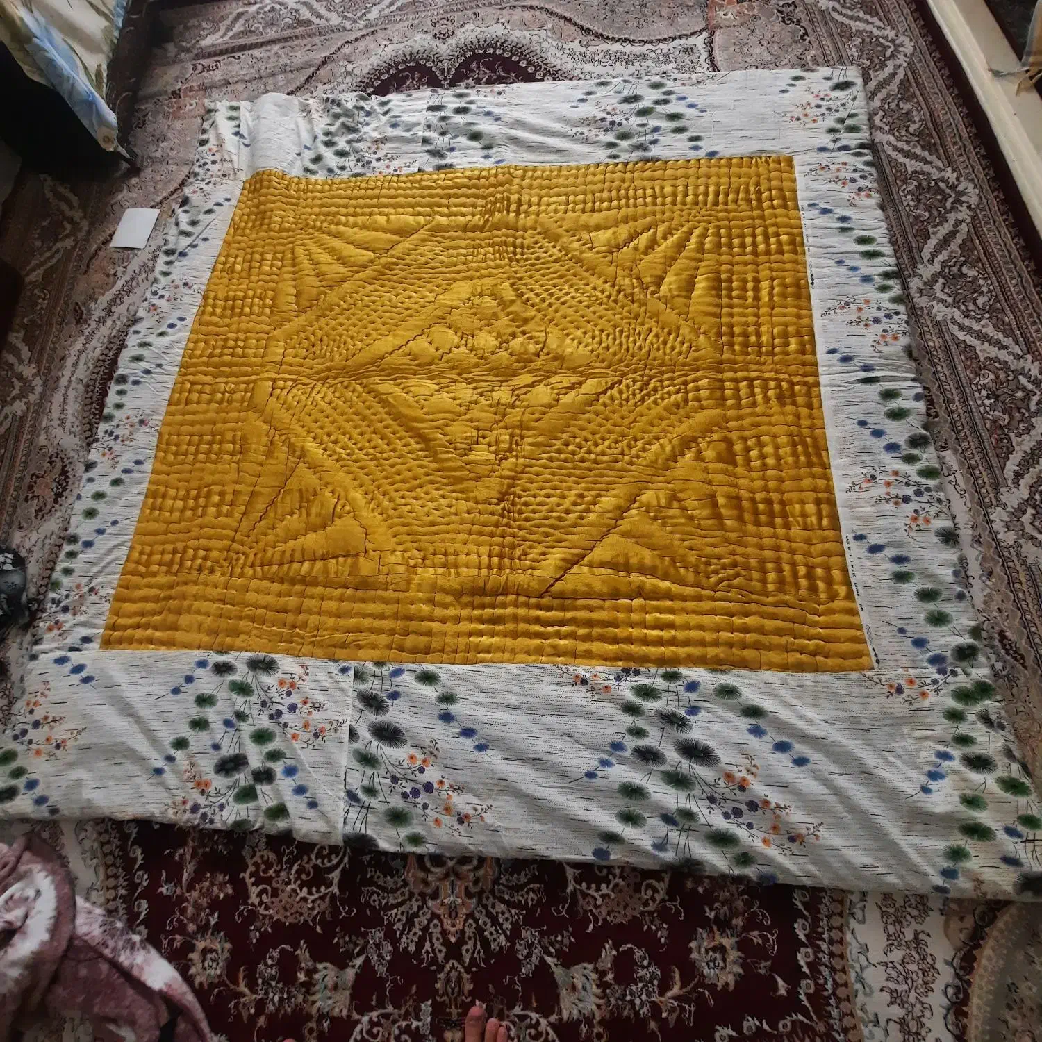 لحاف کرسی|رختخواب، بالش، پتو|قم, انصار‌الحسین|دیوار