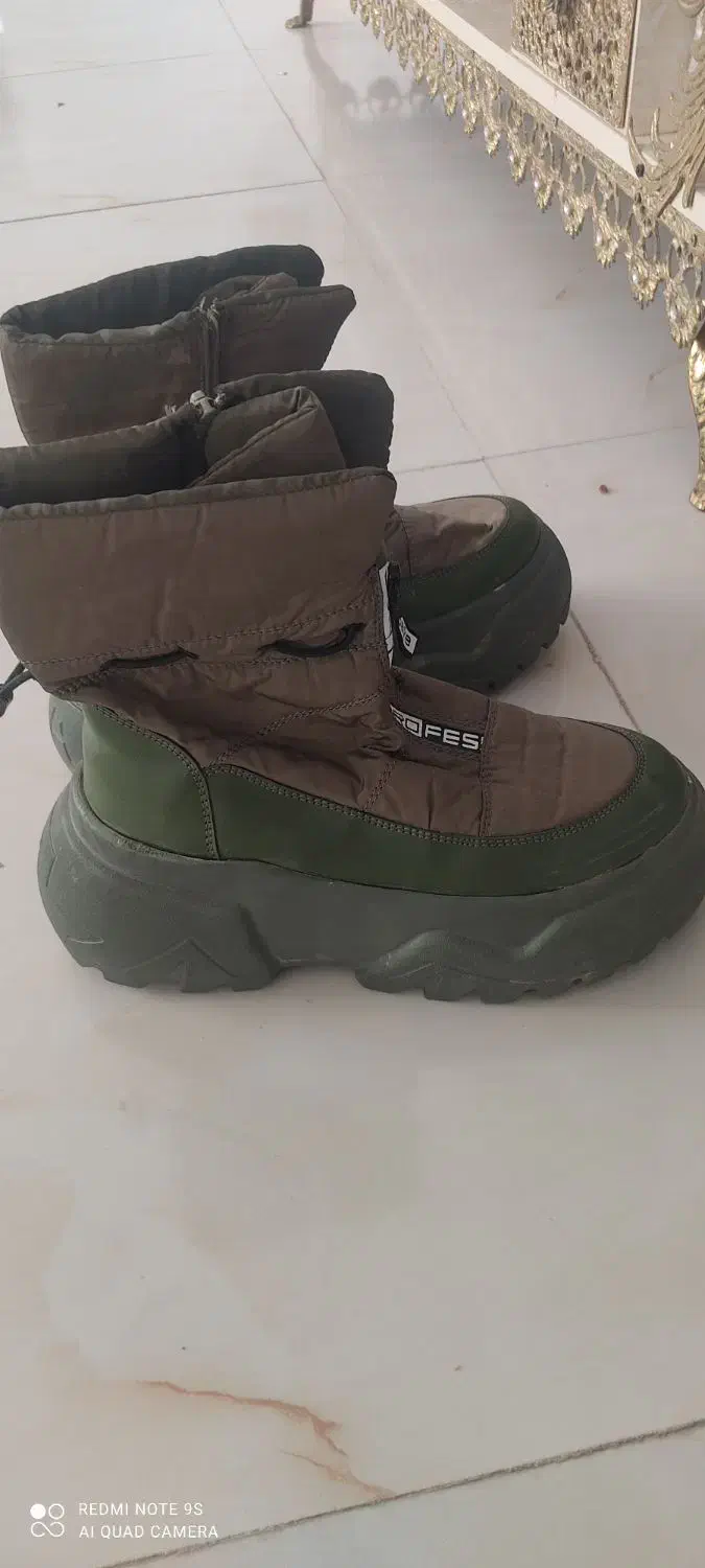 نیم بوت|کیف، کفش، کمربند|پاکدشت, پاکدشت (مامازند)|دیوار