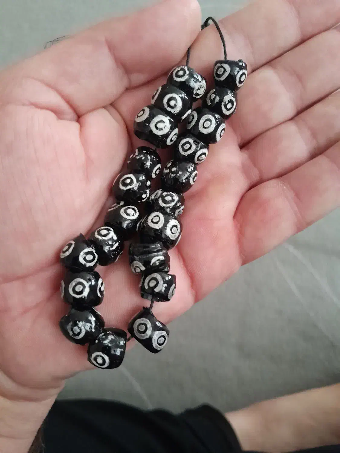 مهره چشم های زیبا|کلکسیون اشیاء عتیقه|اهواز, منبع اب|دیوار