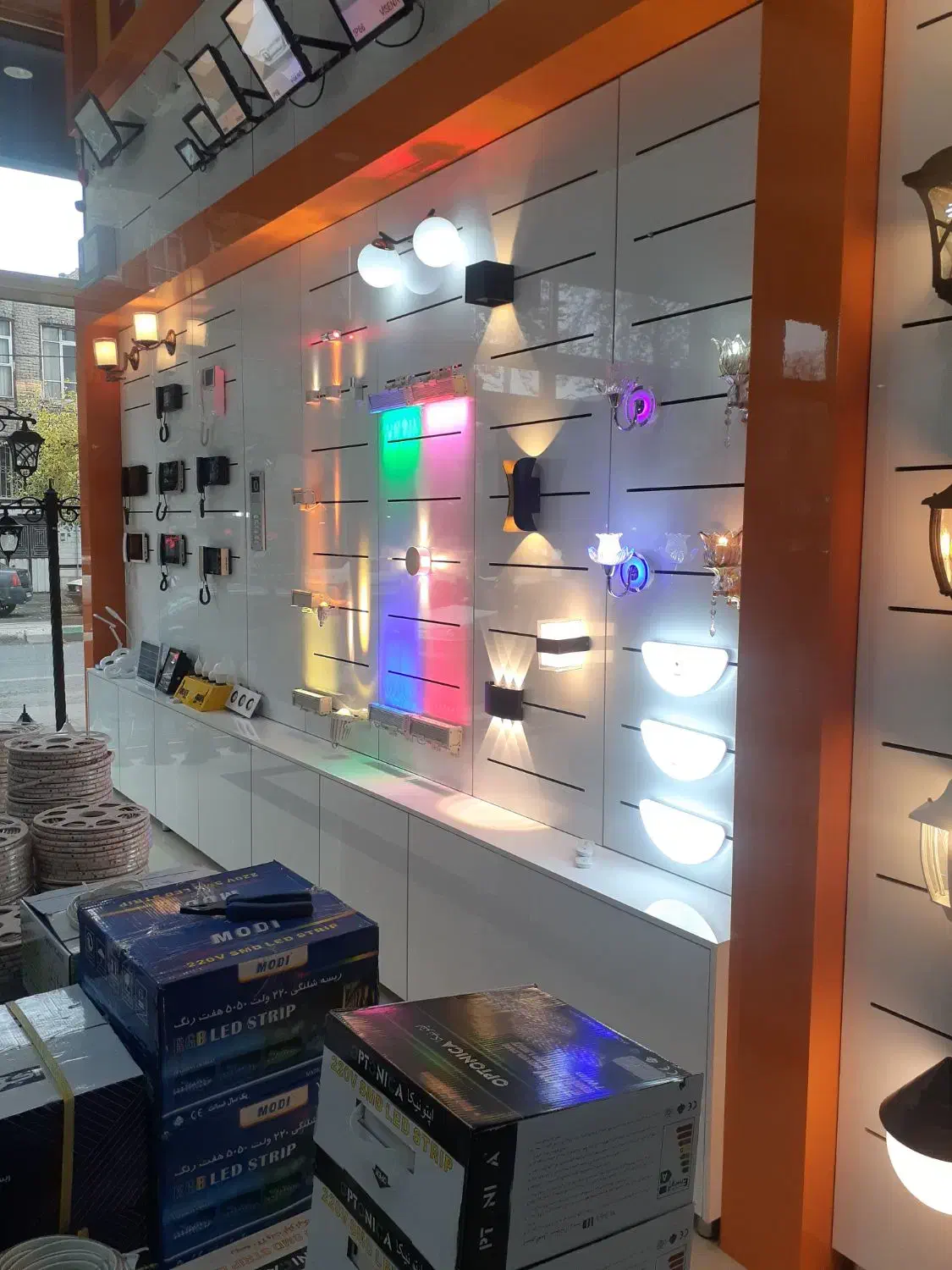 برق کار ساختمان و ویلا باغ|خدمات پیشه و مهارت|اسلام‌شهر, شهرک مهدیه|دیوار