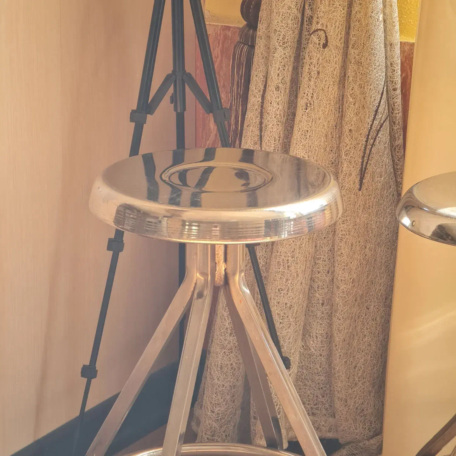 ۲ عدد فلزی آزمایشگاهی و ۱عدد صندلی اپن چوبی|صندلی و نیمکت|شاهین‌شهر, چمران|دیوار