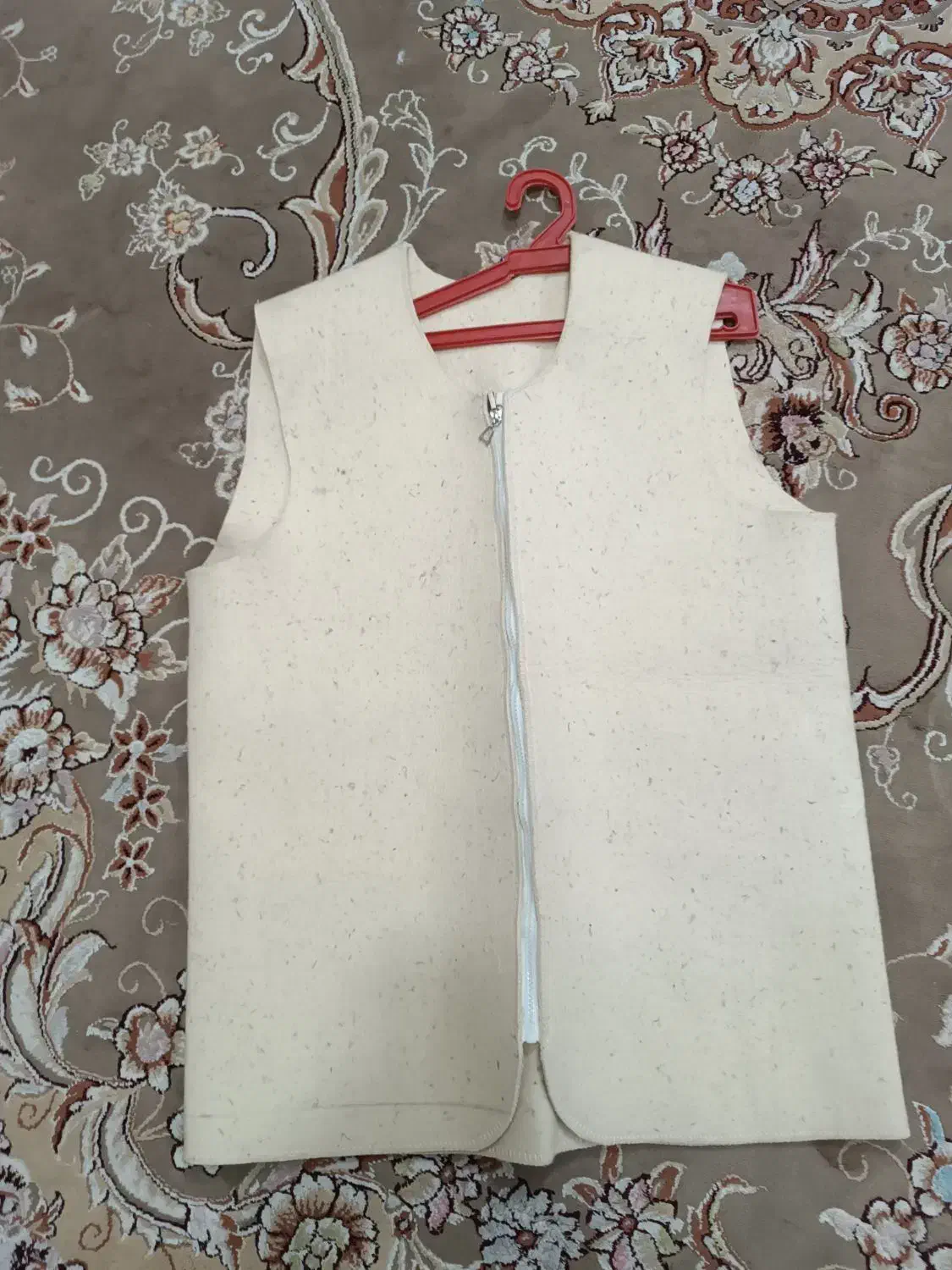 نمد جلیقه|لباس|شهرکرد, |دیوار