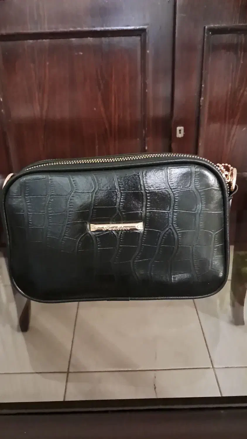 کیف دوشی|کیف، کفش، کمربند|هشتگرد, فاز ۱ مهستان|دیوار