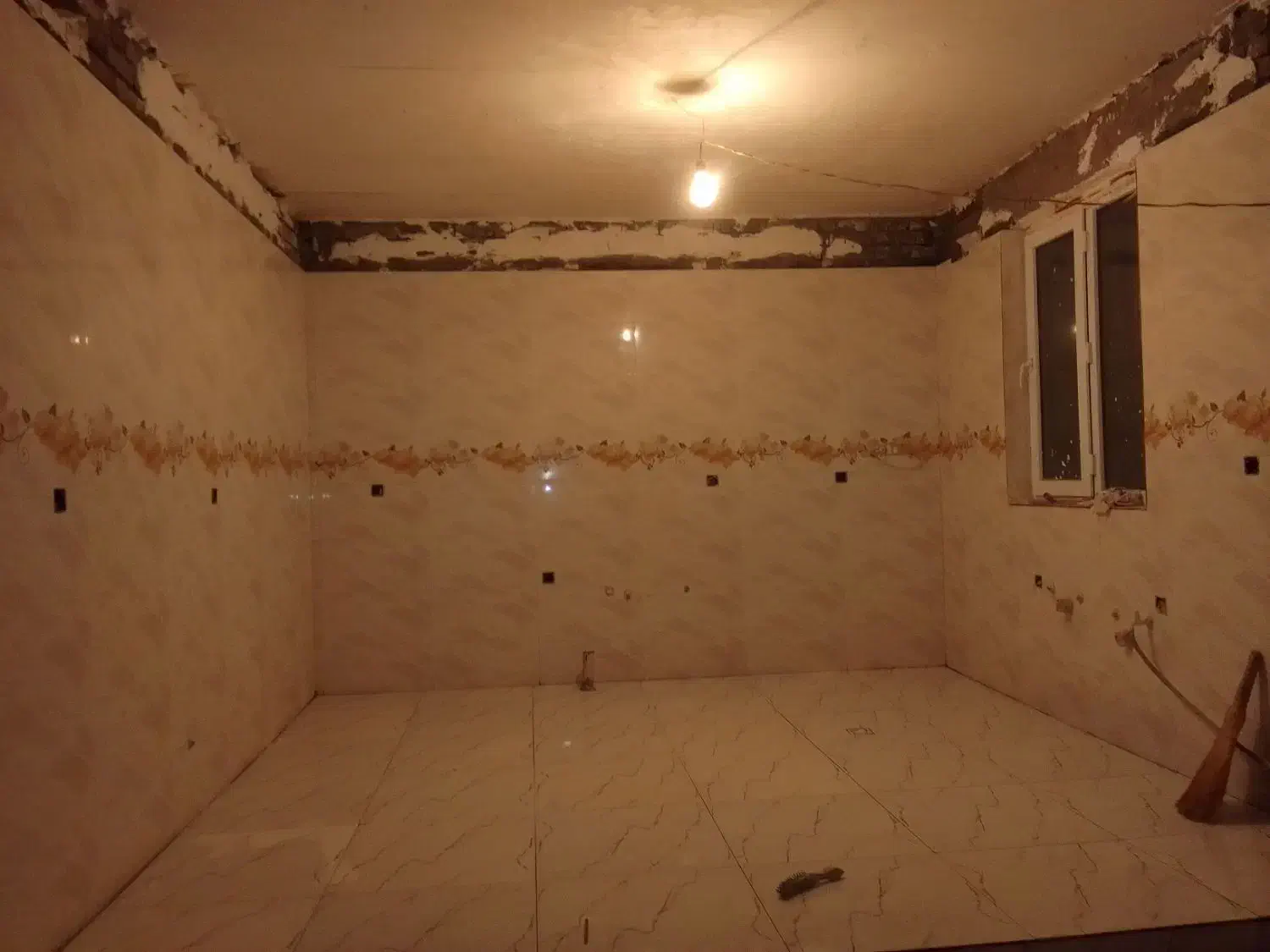 لوله کشی و خومات بنائی و کاشی کاری و تعمیرات|خدمات پیشه و مهارت|نهاوند, |دیوار