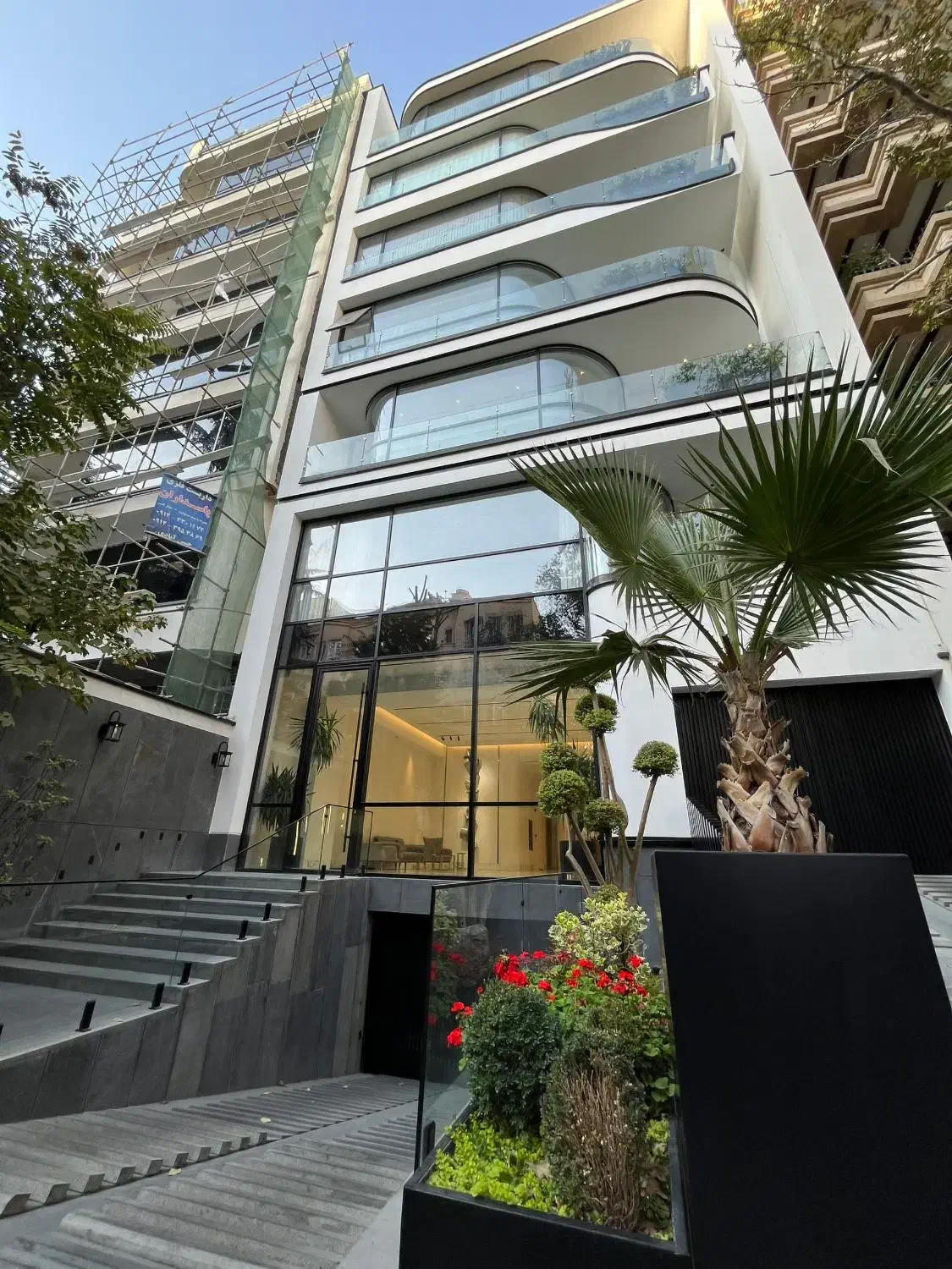 فرشته 315 و 215 متری / سوییت دار  / مشاعات آبی