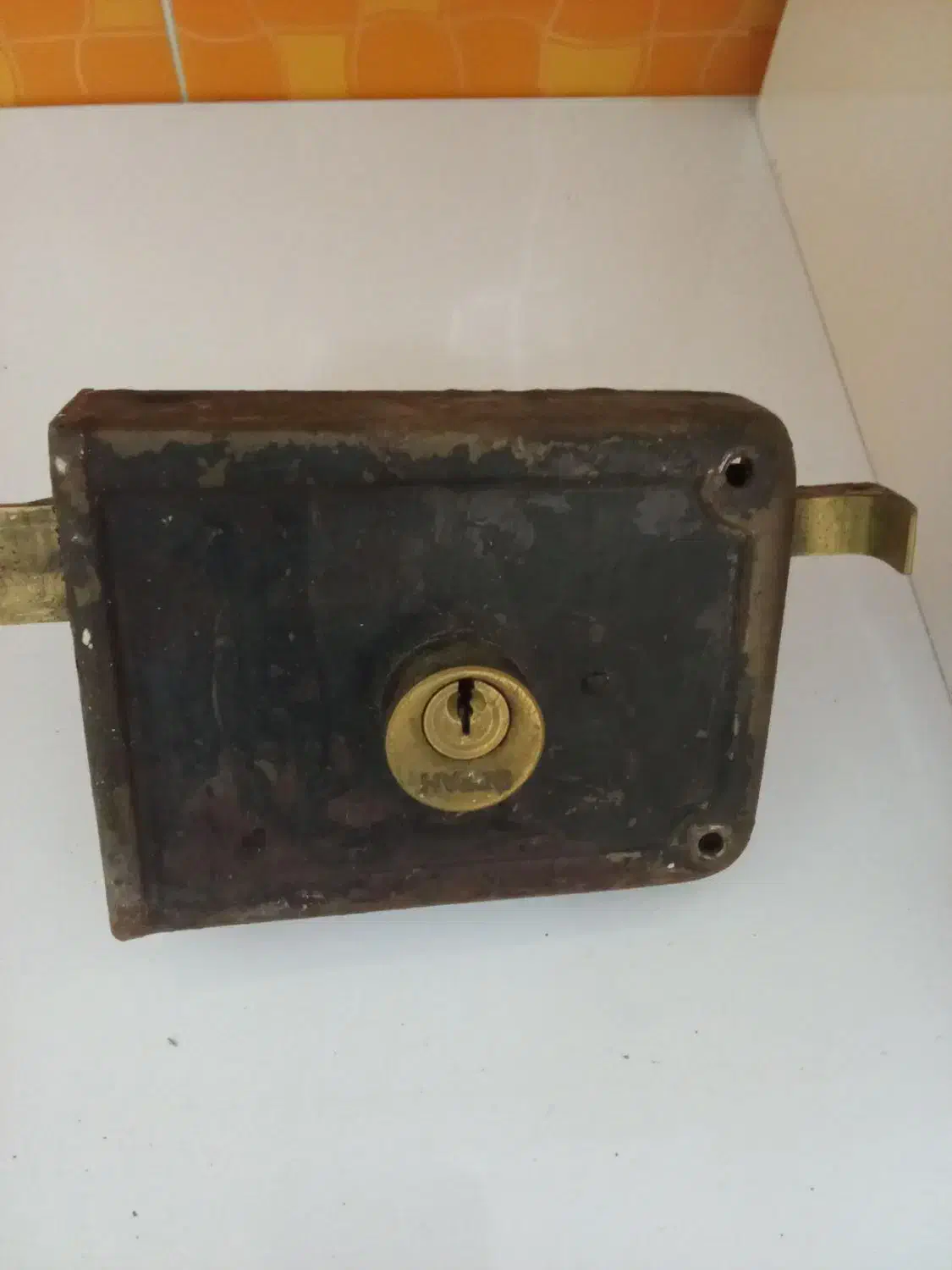 قفل درب حیاط|خدمات پیشه و مهارت|رشت, یخسازی|دیوار