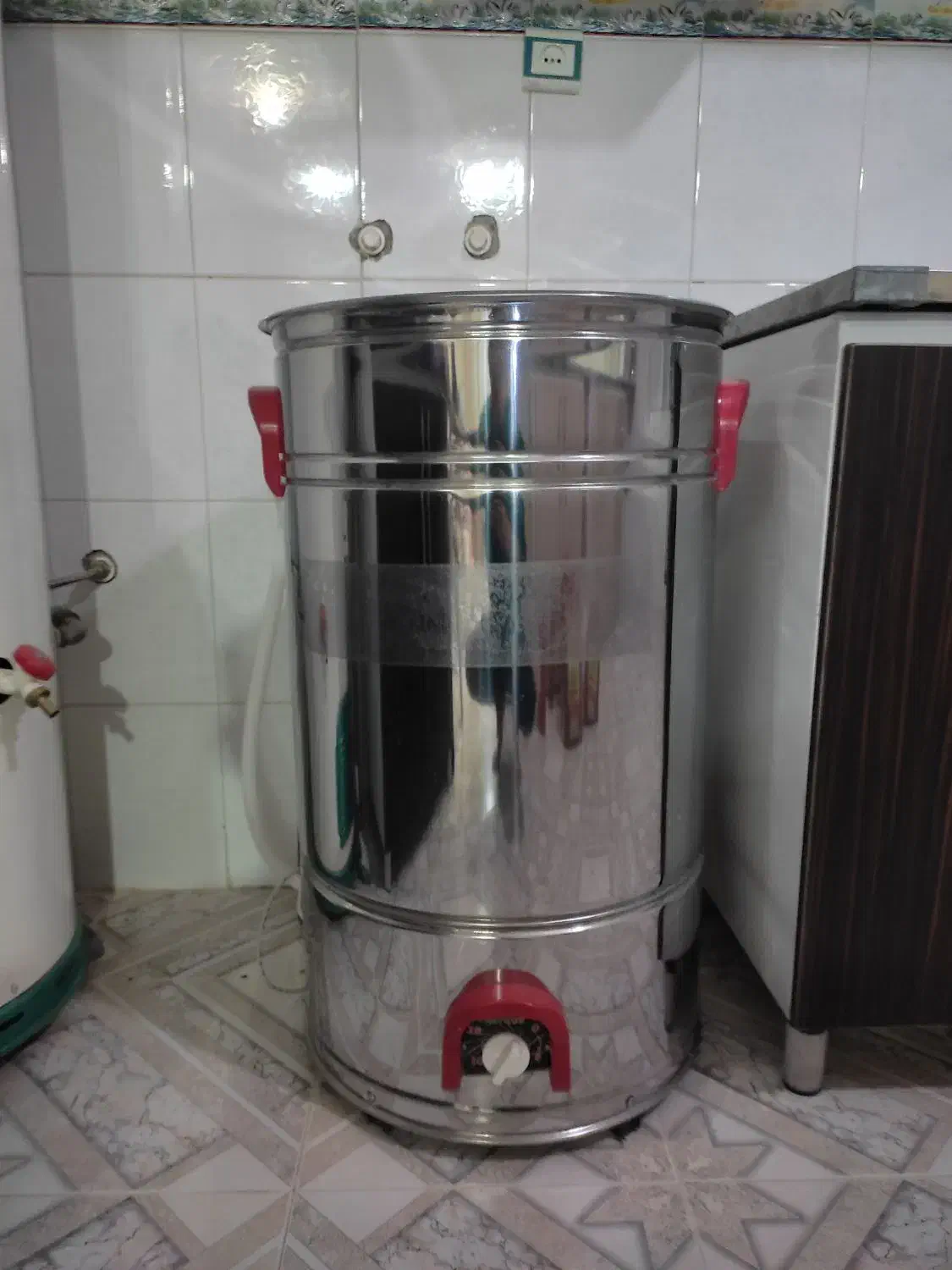 پتوشو|ماشین لباسشویی و خشک‌کن لباس|نهاوند, |دیوار