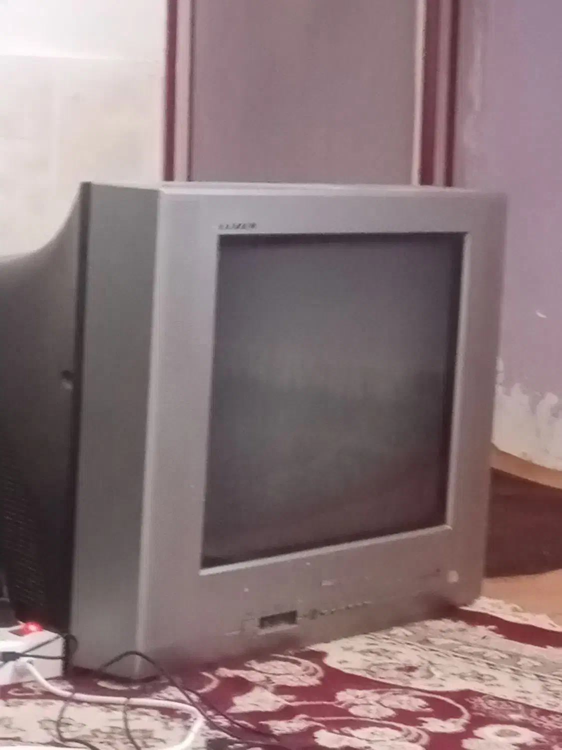 یک عدد تلوزیون ویک دستگاه دیجبتال|تلویزیون و پروژکتور|سبزوار, قصبه غربی|دیوار