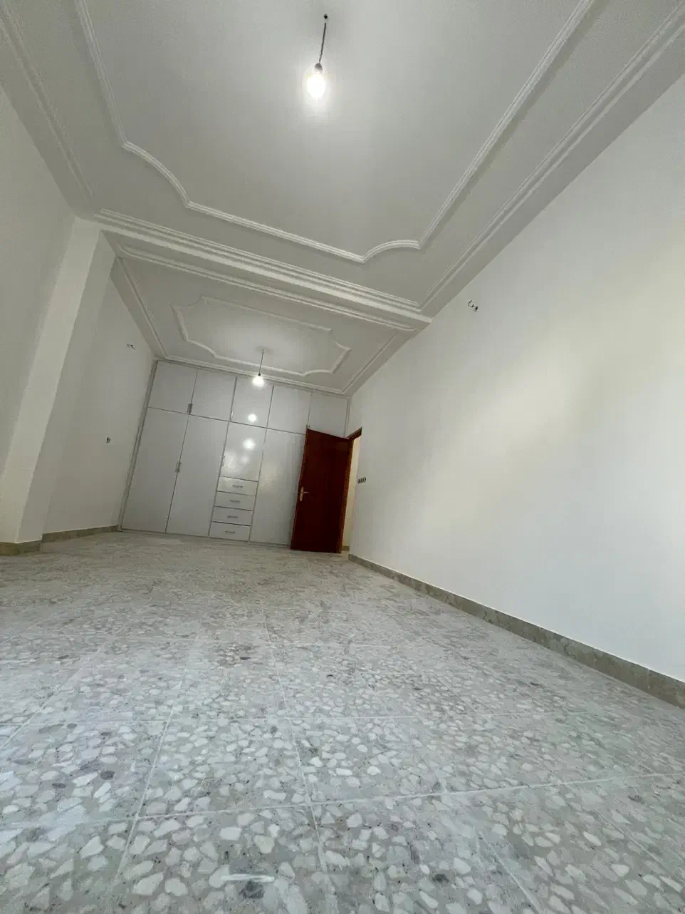 اجاره تک واحدی ۱۷۰ متر ادب|اجارهٔ آپارتمان|لاهیجان, کوی خزر|دیوار