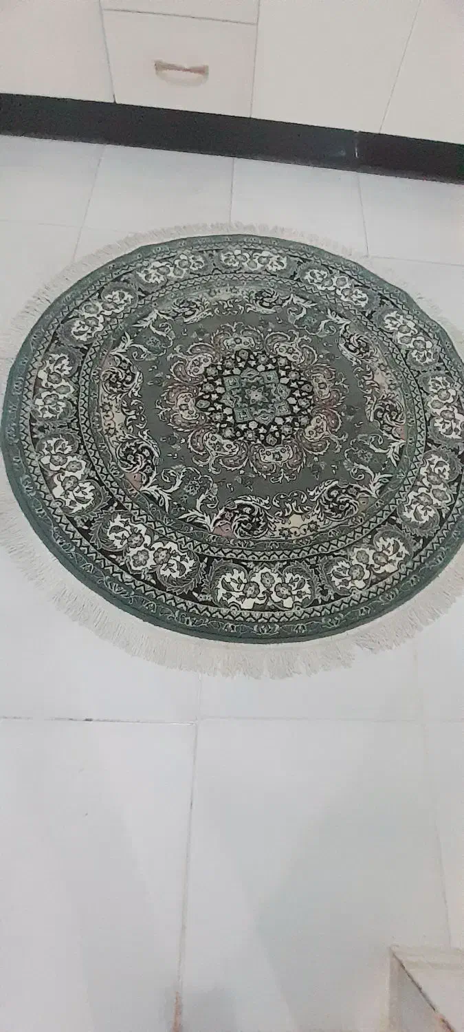 فرش گرد تمیز جنس خوب|فرش|مسجد سلیمان, |دیوار