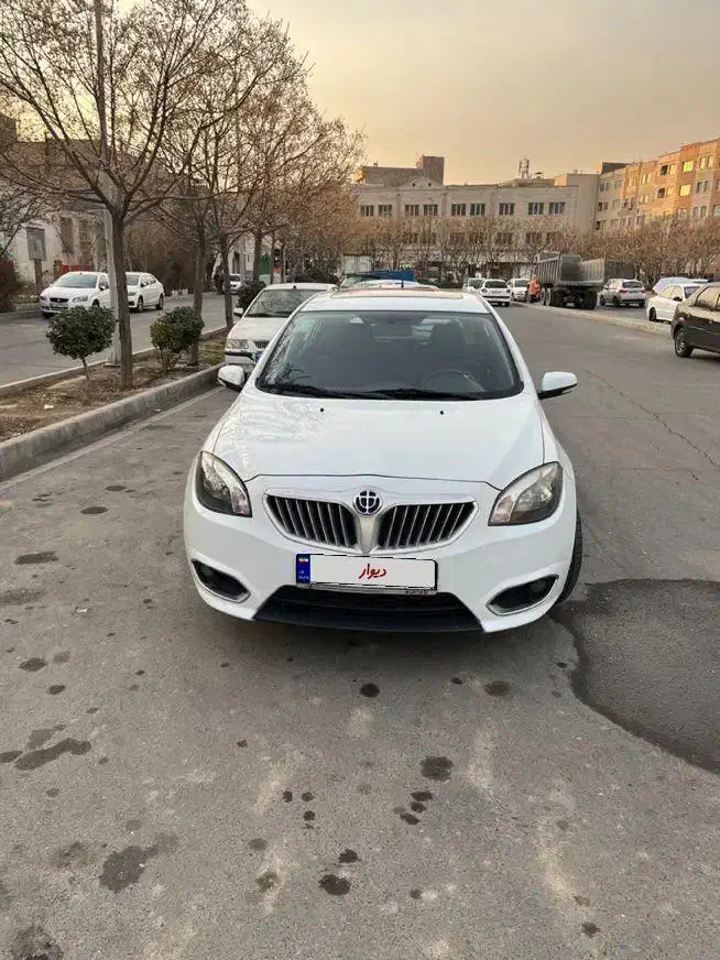 برلیانس ۳۲۰ اتوماتیک ۱۶۵۰|خودرو سواری و وانت|تهران, بهارستان|دیوار