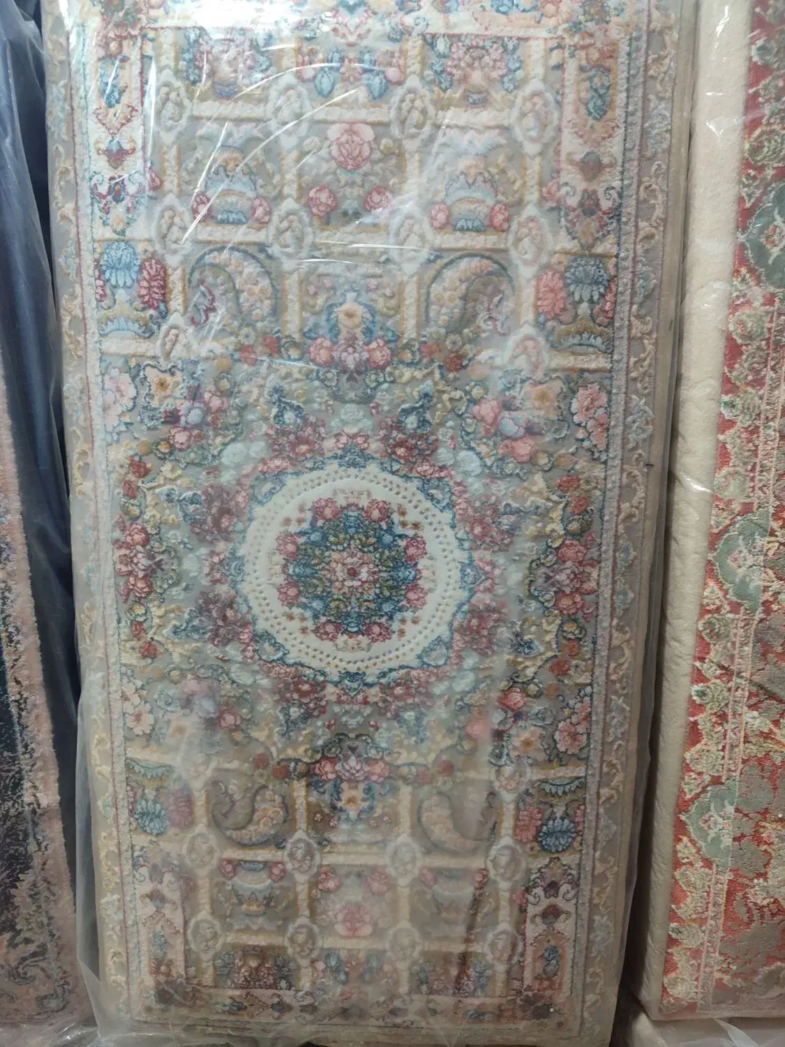 فروش انواع پشتی قابل شستشو فقط1/350|پشتی|بروجرد, |دیوار