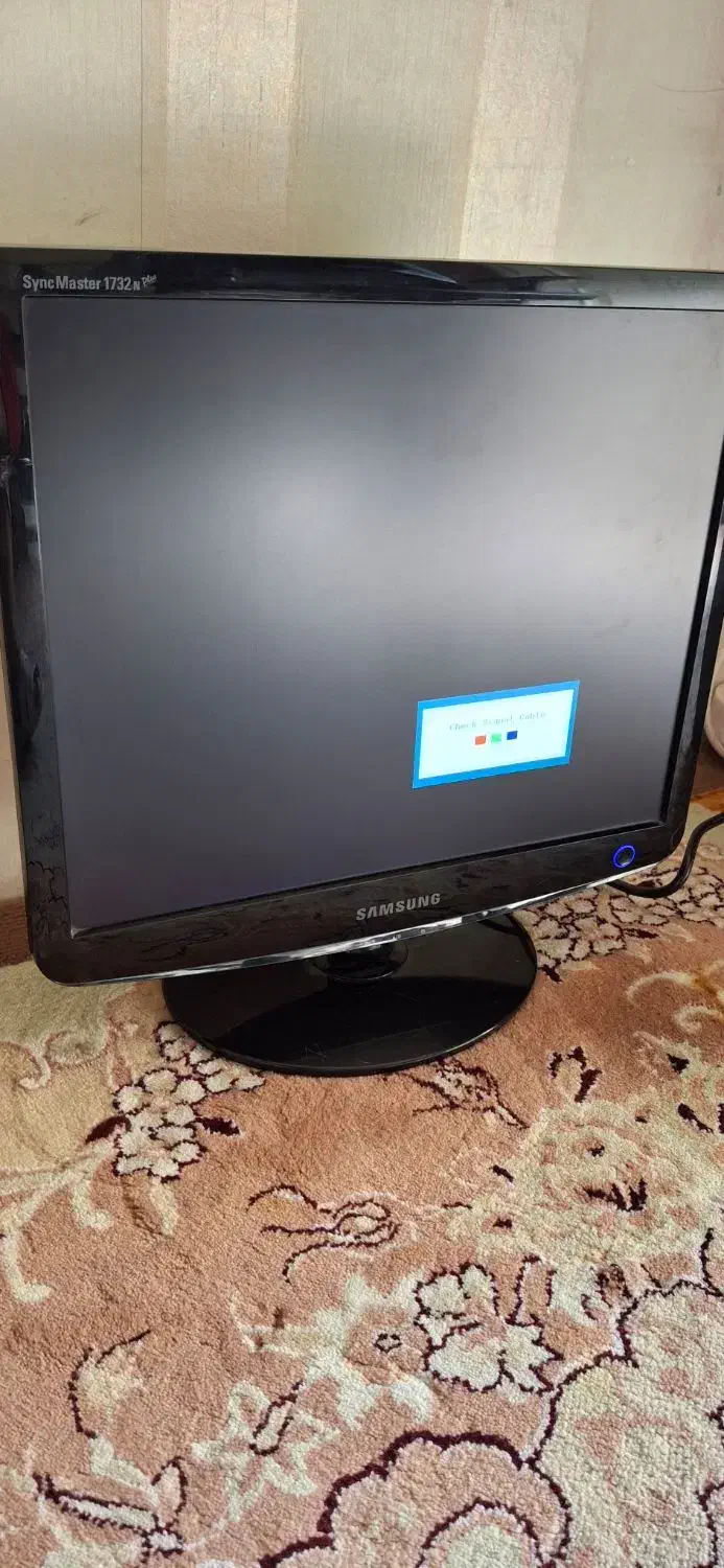 مانیتور 17 اینچ سامسونگ تمیز و سالم|قطعات و لوازم جانبی رایانه|مشهد, دانشجو|دیوار
