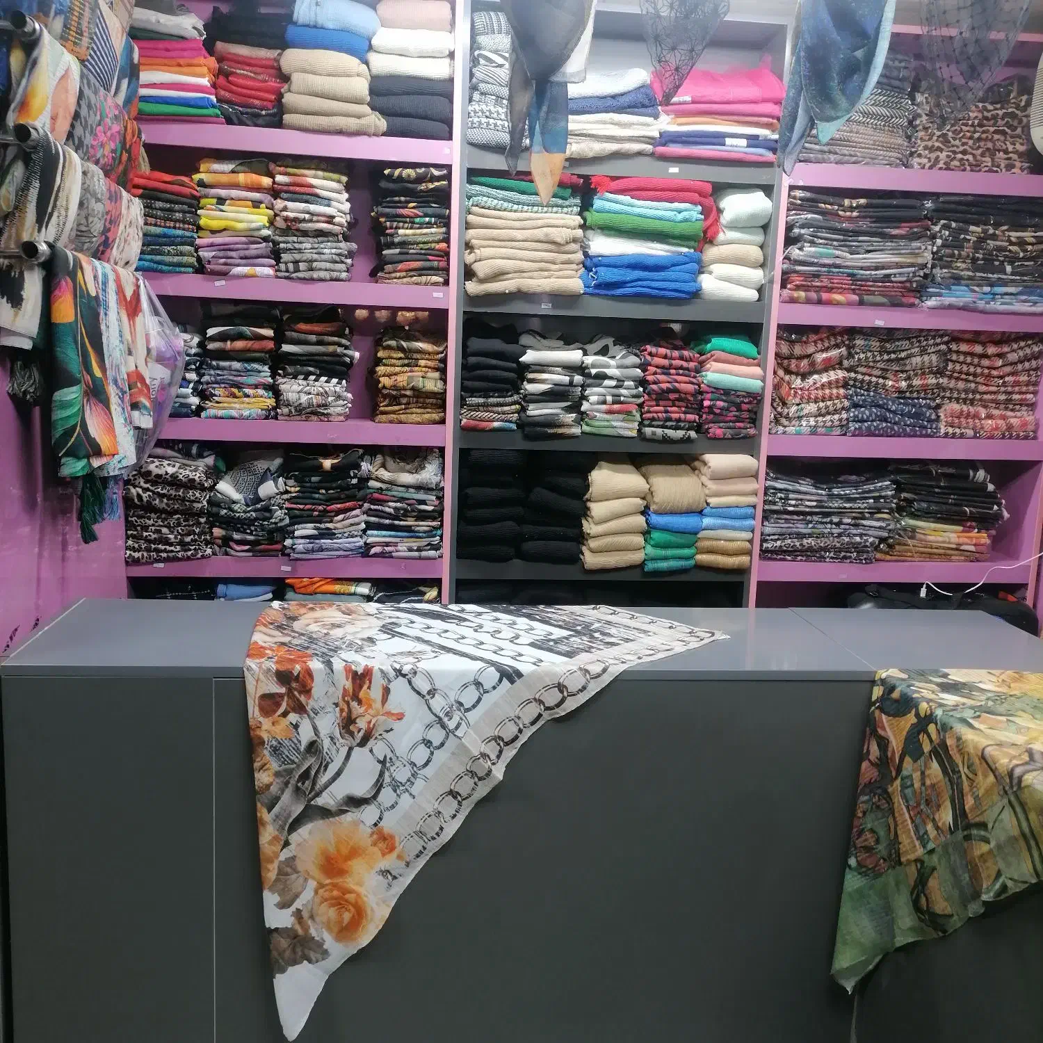 فروش انواع شال و روسری طرح دار نخی عمده|لباس|دزفول, |دیوار