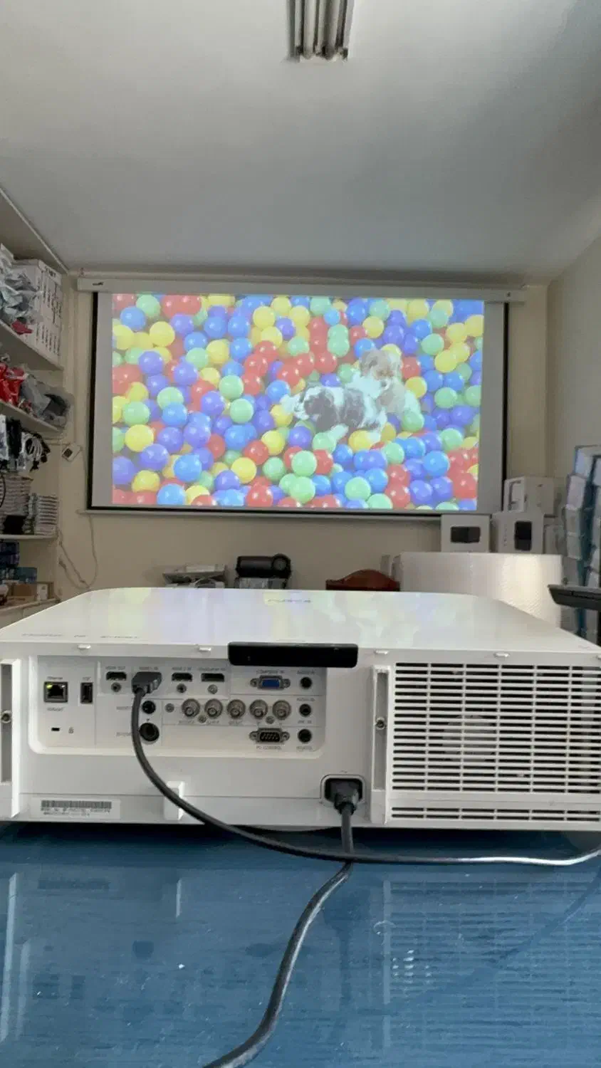 ویدیو پروژکتور ۶۲۰۰ لومن ژاپن با گارانتی|تلویزیون و پروژکتور|تهران, تجریش|دیوار
