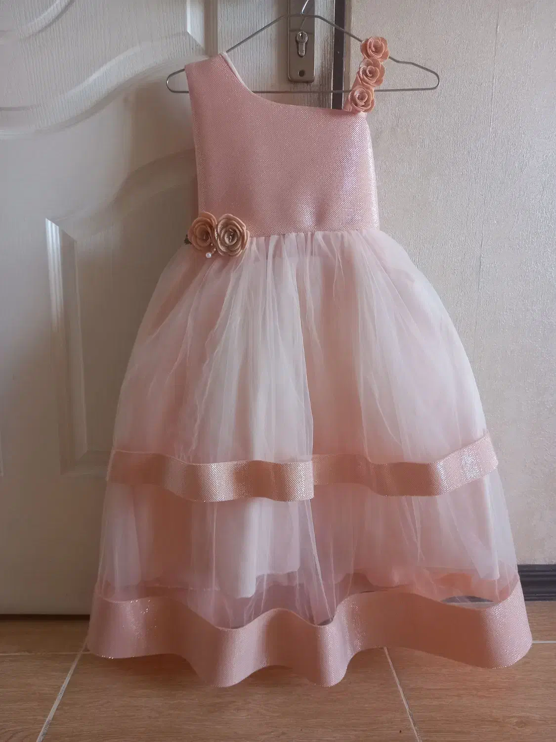 لباس‌های مجلسی دخترانه وپسرانه زیبا ودر حد نو|کفش و لباس بچه|سنندج, |دیوار