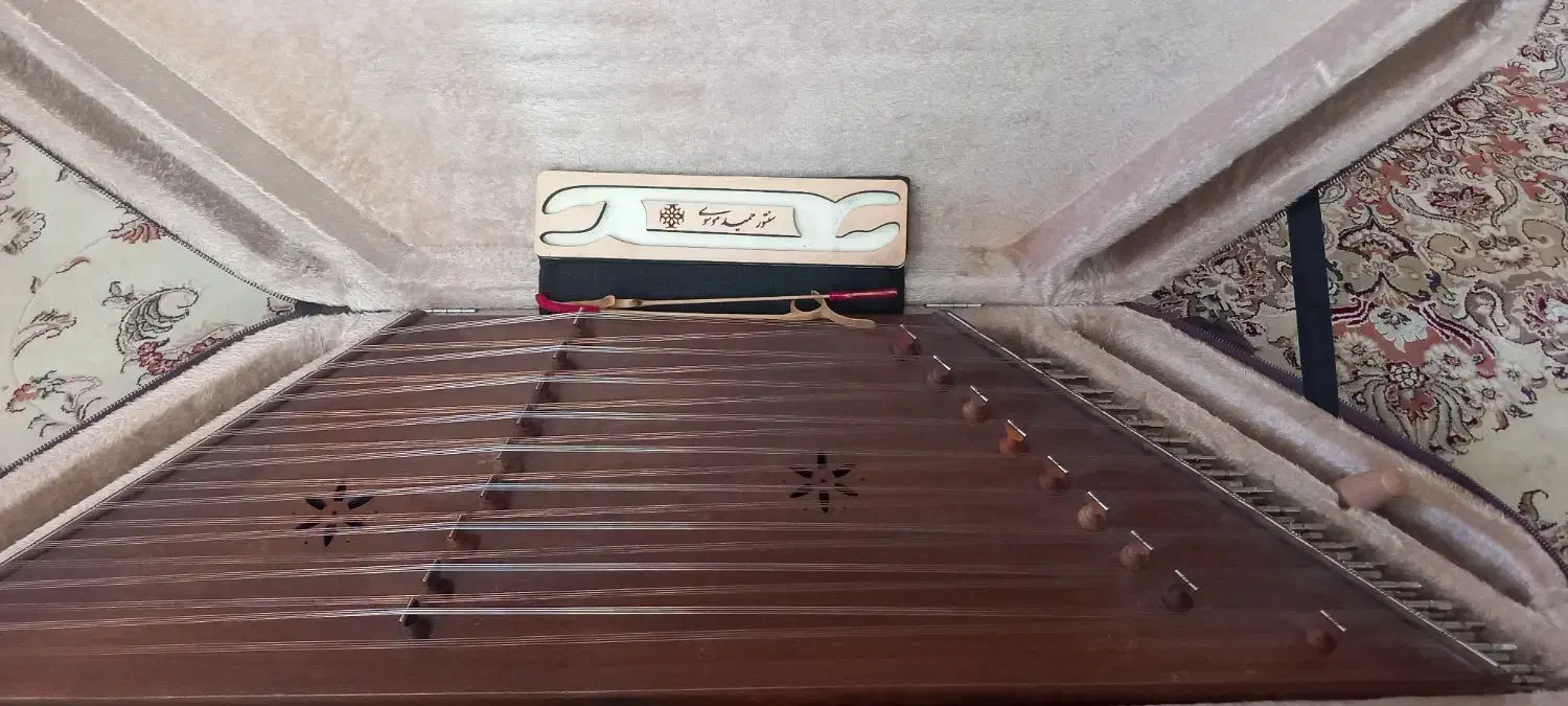 سنتور موسوی|سازهای سنتی|بجنورد, |دیوار