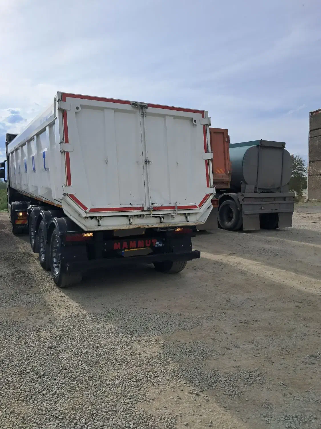 کمپرس ماموت|خودرو سنگین|بروجرد, |دیوار