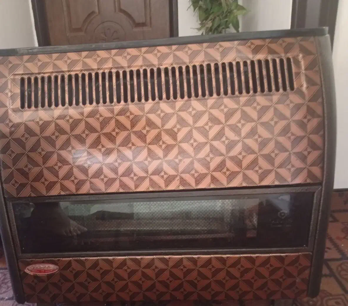 بخاری در حد نو با گرمایشی بسیار بالا|بخاری، هیتر، شومینه|سیرجان, |دیوار