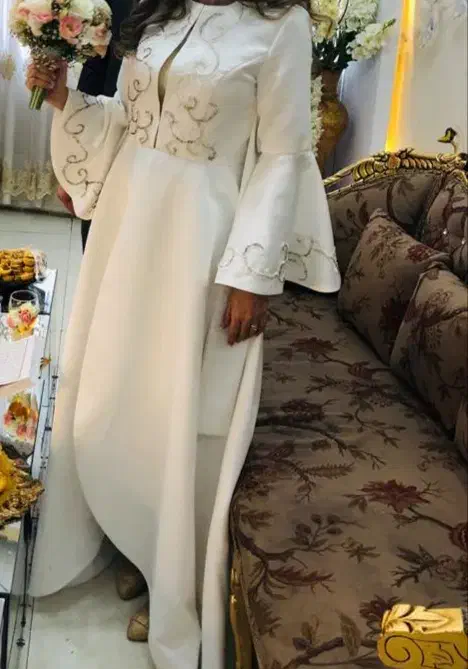 لباس عقد و نامزدی|لباس|فردیس, نسترن شرقی|دیوار