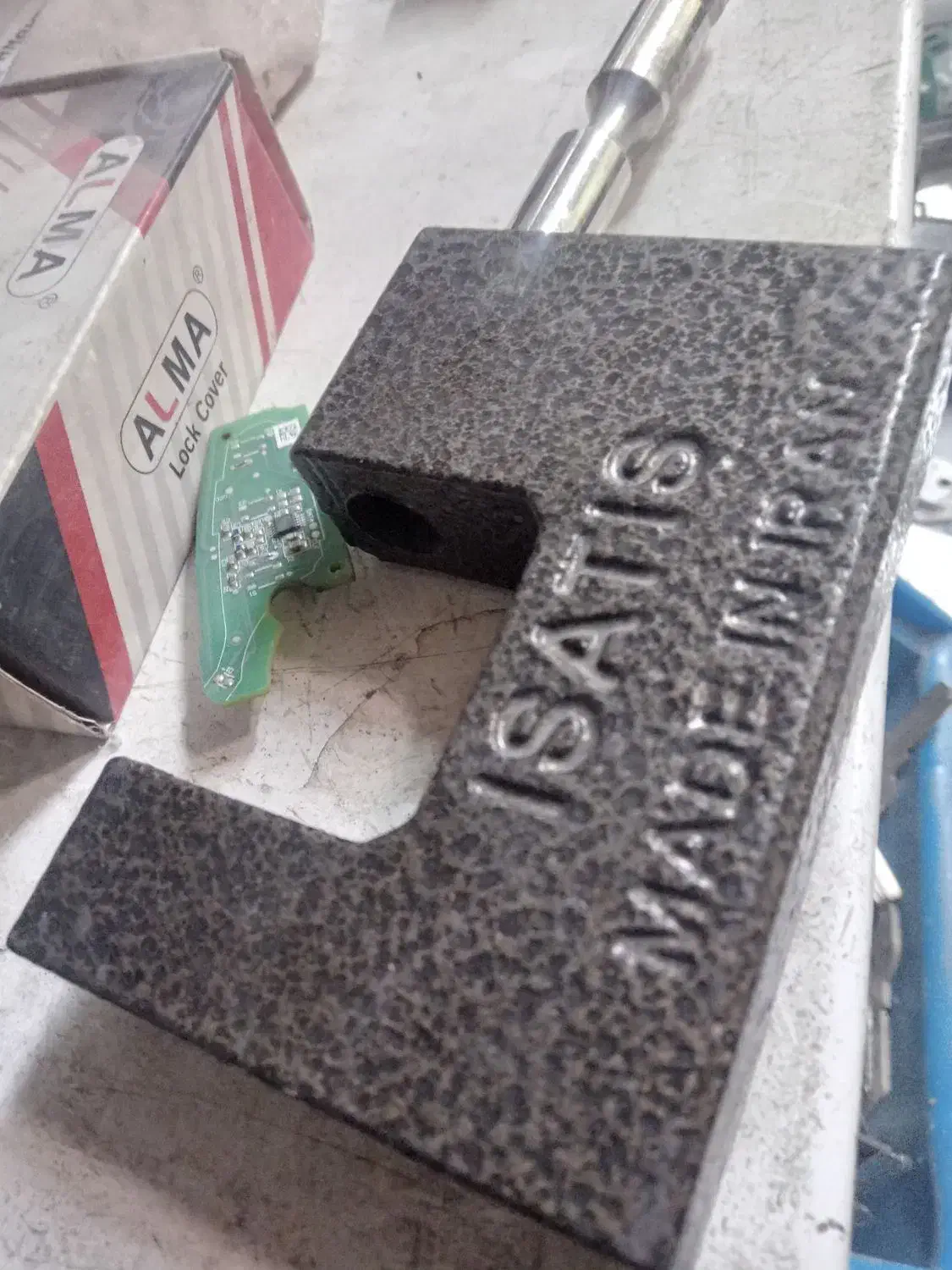 قفل یوتاب وپنج ستاره و کاویان برقی|ابزارآلات|مشهد, هفت تیر (آب و برق)|دیوار