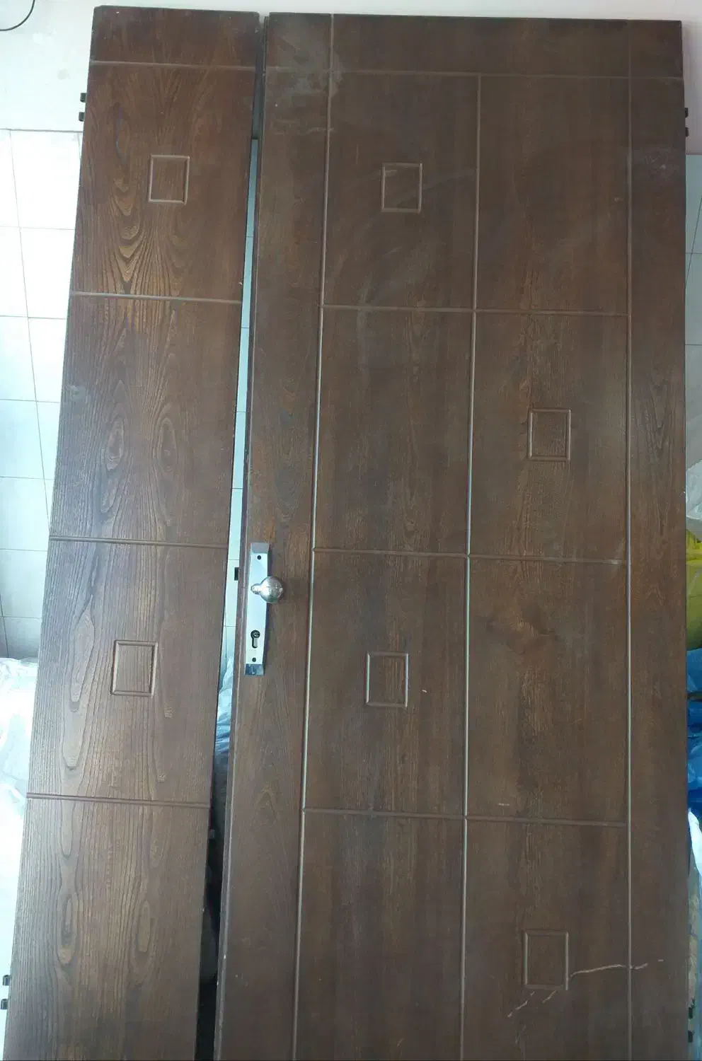 درب چوبی در حد نو با قفل و دستگیره|مصالح و تجهیزات ساختمان|اصفهان, محمودیه|دیوار