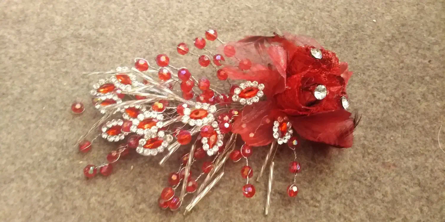 گل بغل سر مخصوص شنیون|زیورآلات و اکسسوری|اصفهان, باغ کاران|دیوار