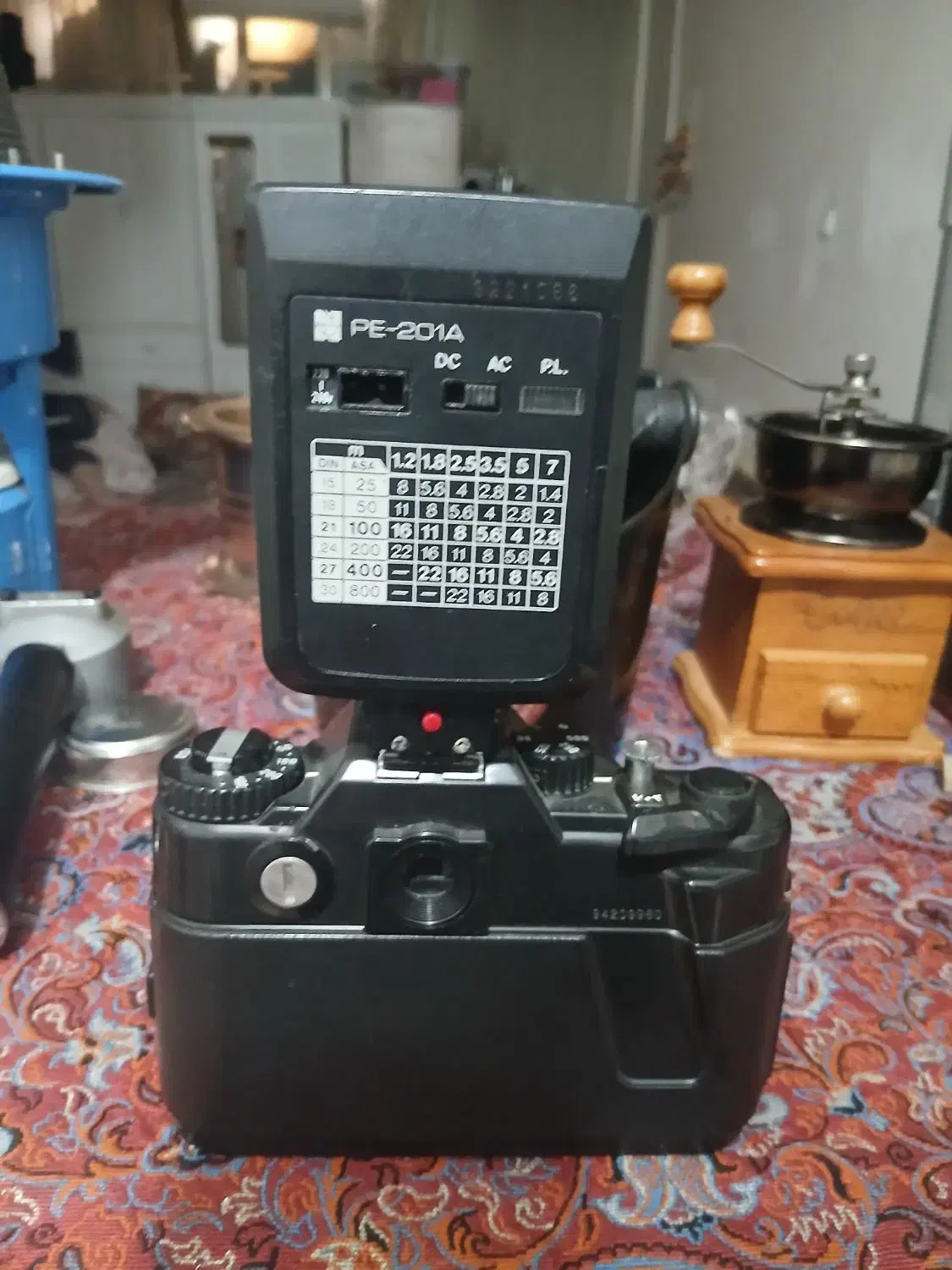 دوربین زنیت|دوربین عکاسی و فیلم‌برداری|قم, باغ کرباسی|دیوار