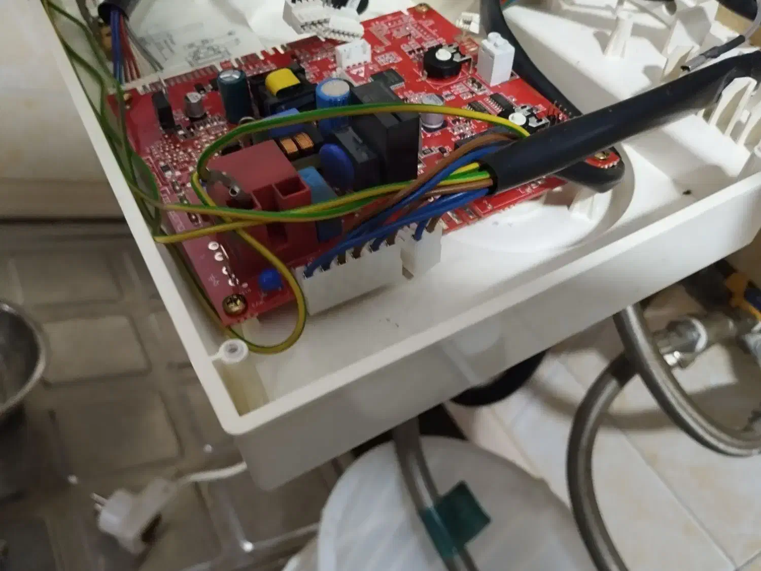 اصفهان تاسیسات|خدمات پیشه و مهارت|فولادشهر, B8|دیوار