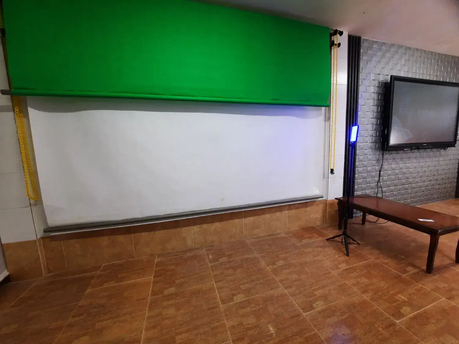 اجاره استودیو تولید محتوا اینستاگرام/یوتیوب/آموزشی|اجارهٔ کوتاهمدت دفتر کار و فضای آموزشی|خوی, |دیوار